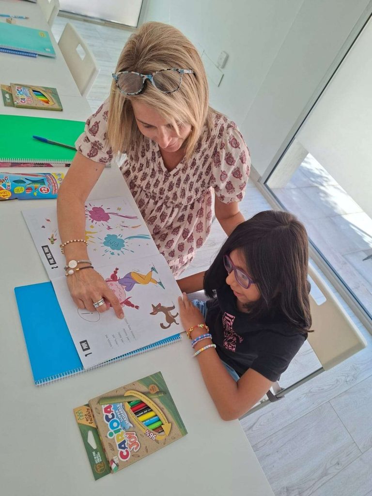 REFORÇ-ESCOLAR-PERSONALITZAT-academia-mik