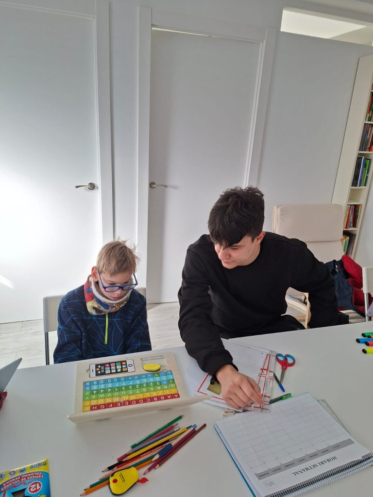 REFORÇ-ESCOLAR-PERSONALITZAT-academia-mik