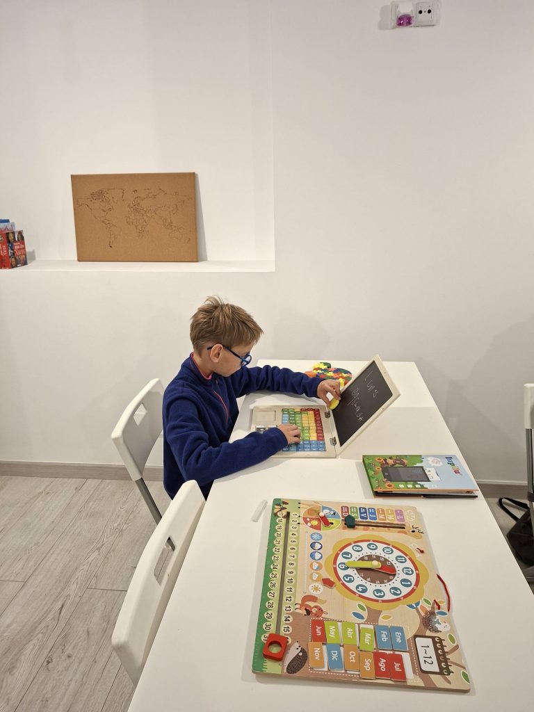 REFORÇ-ESCOLAR-PERSONALITZAT-academia-mik