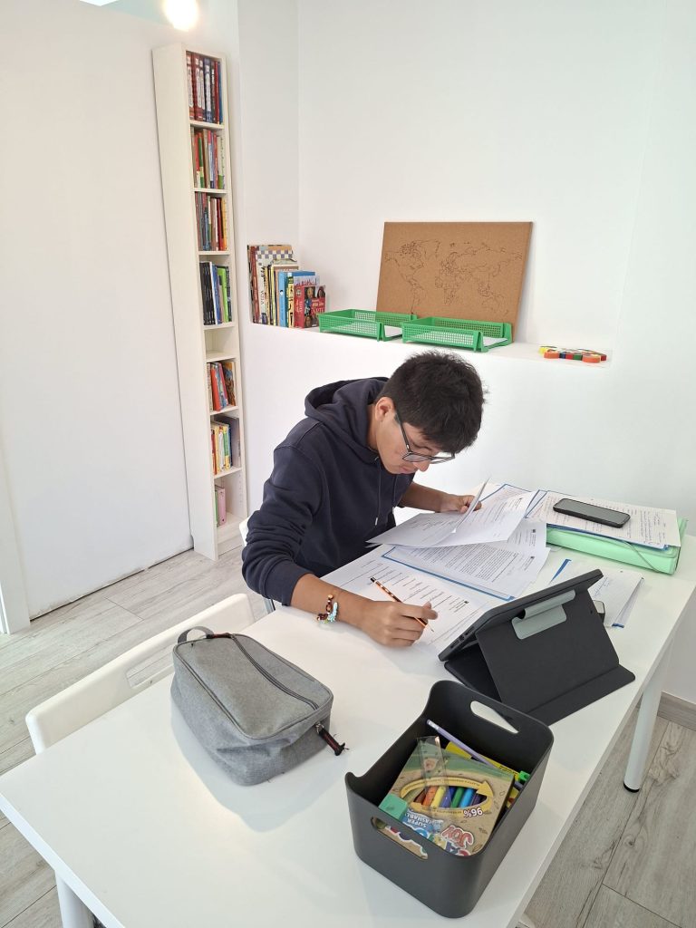 REFORÇ-ESCOLAR-PERSONALITZAT-academia-mik
